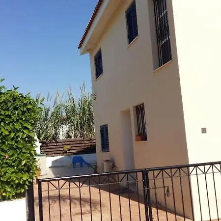 Maya Paralimni