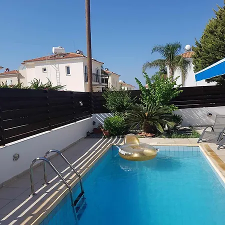Maya Paralimni